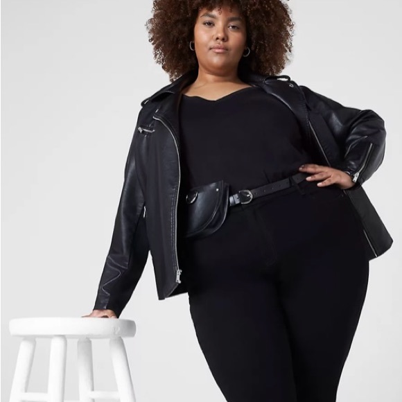 Lane Bryant plus size 22/24 color black v-neck tee - Picture 3 of 6